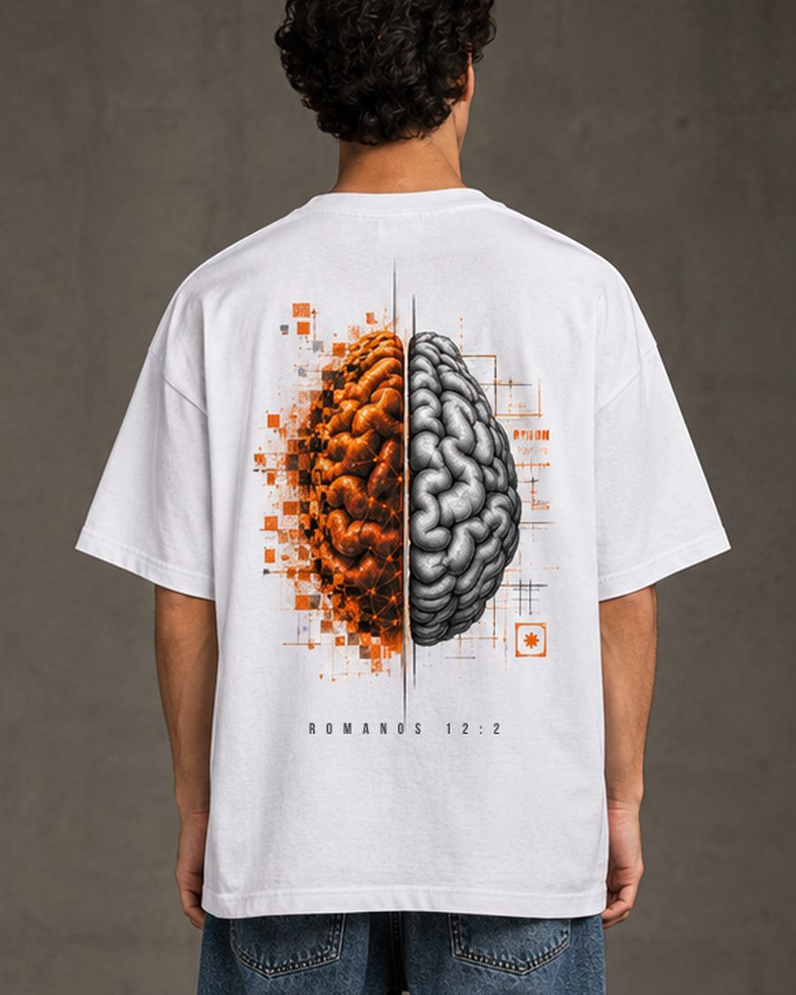 Camisa branca Renew na versão masculina, vista de costas